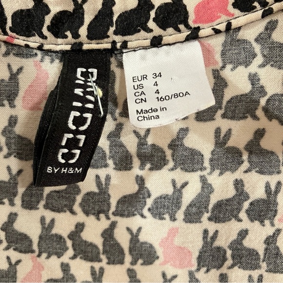 Divided by H&M Size 4 Shirt Dress White W/ Bunny Rabbit Pattern in Black & Pink - Picture 10 of 13